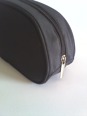 Kleine transparente Reise-Kosmetiktaschen mit einer Hauptleitung Reißverschluss zugemachten Tasche
